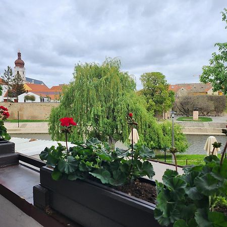 Arany Szarvas Fogadó és Captain Drakes Pub Győr Extérieur photo
